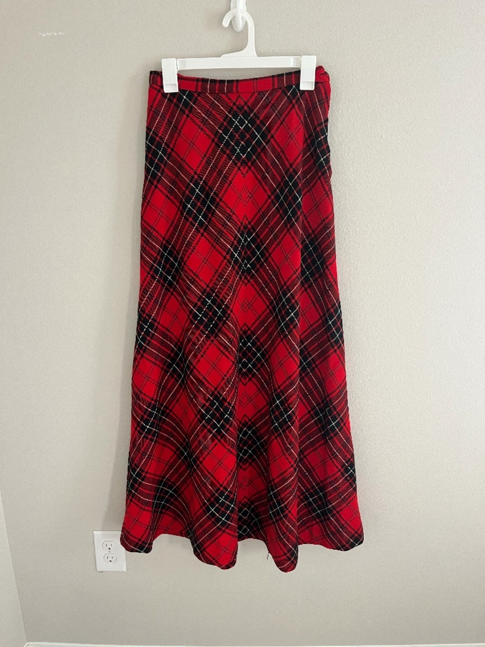 Highland Queen 100% Pure Virgin Wool Red Tartan Maxi Skirt Size S